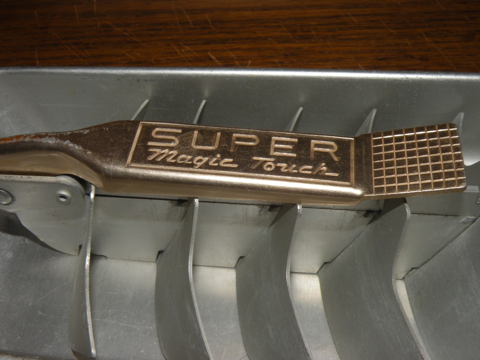 Vintage Frigidaire RARE SUPER MAGIC TOUCH Ice Cube Tray Aluminum Quick Release gallery