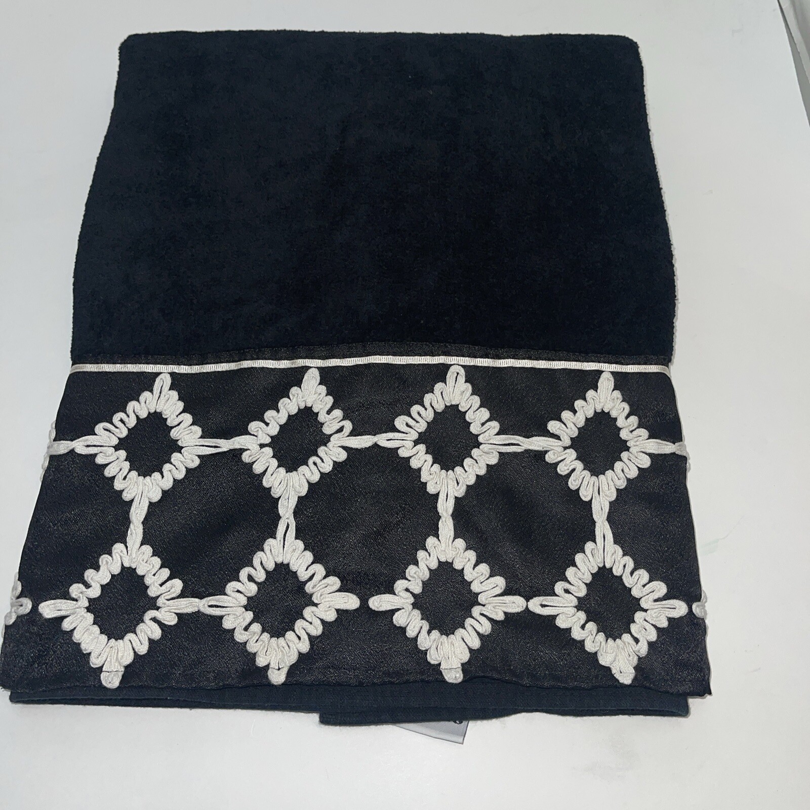 Avanti Bath Towel Black With White Embroidered Design 27 x 47 inch's gallery