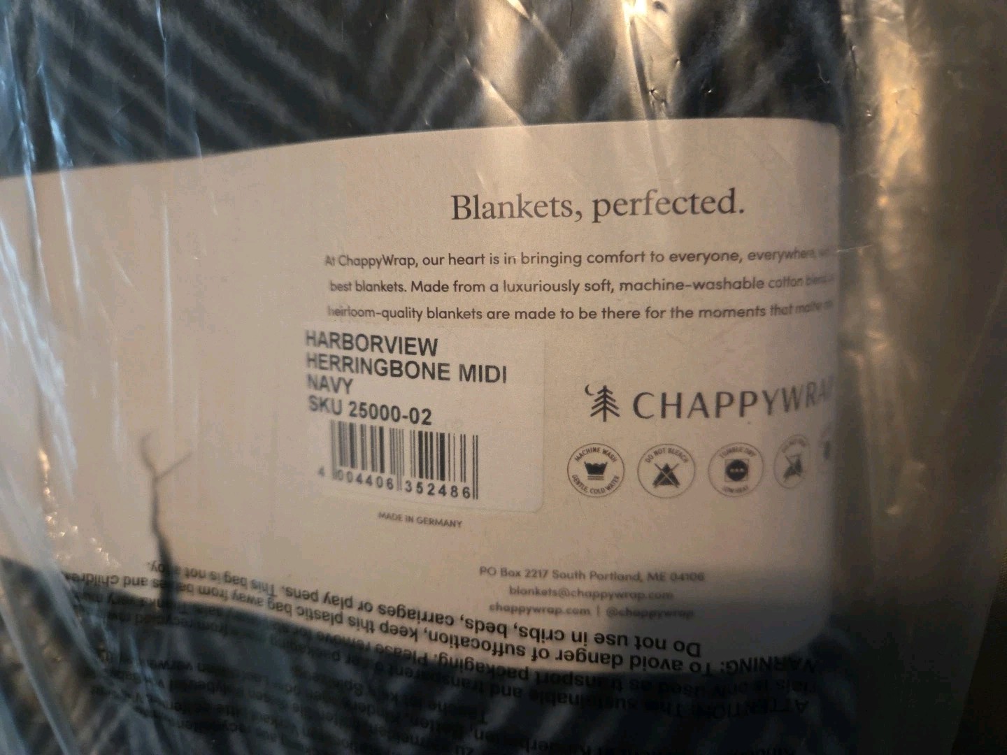Chappywrap Midi size 40 X 60" Reversible Blanket (58% Cotton, 35% Acrylic) gallery