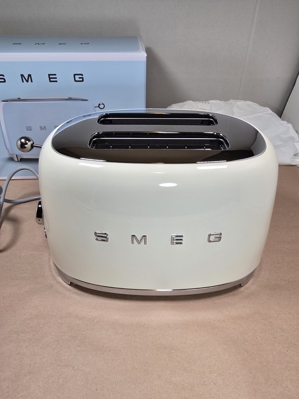 Smeg TSF01CRUS Cream Retro Style 2 Slice Toaster With Removable Crumb Tray New gallery