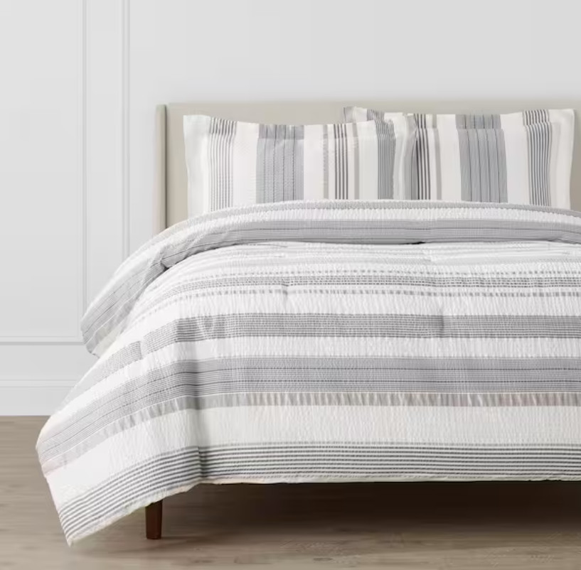 Arden 3-Piece White and Gray Textured Stripe Queen Comforter Set (MSRP 135) gallery