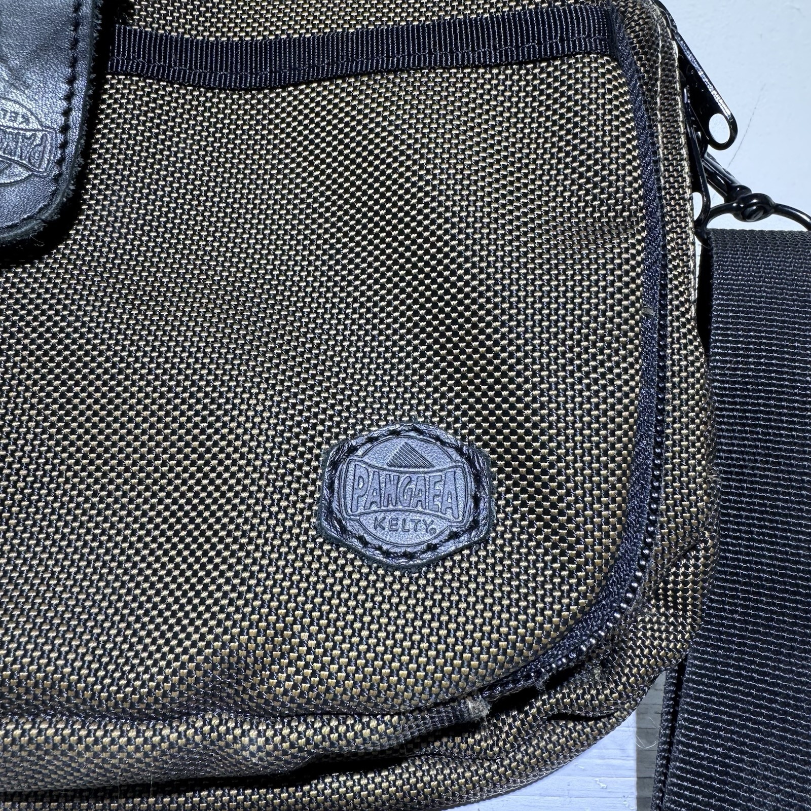 Kelty Pangaea Shoulder & Waist  bag 2