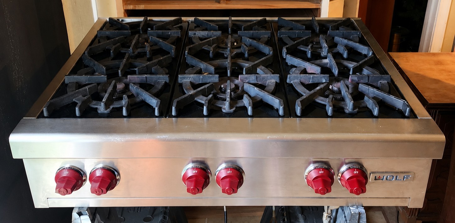 WOLF 36” Professional Gas Range Top Cooktop, 6 Burners Red Knobs RT366 gallery