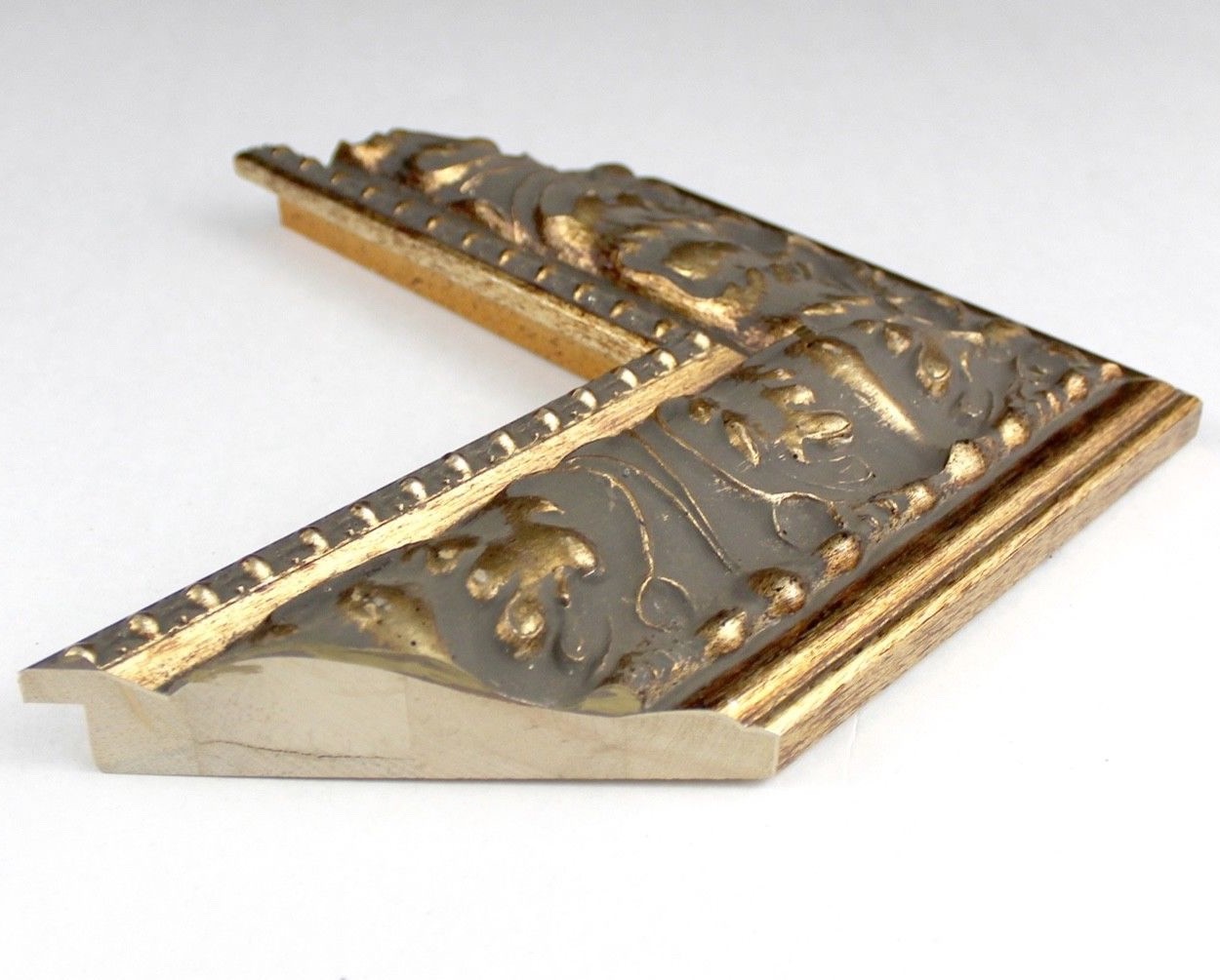 3 1/2" Readymade Picture Frame (Classic Roman Gold II) gallery
