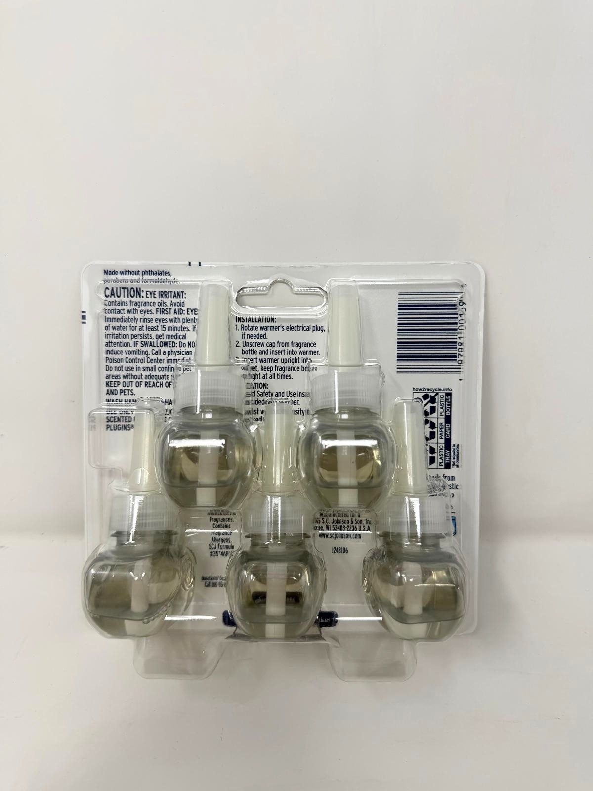 Glade Limited Edition PlugIns Scented Oil Refills, Pomegranate & Currant, 5Count gallery