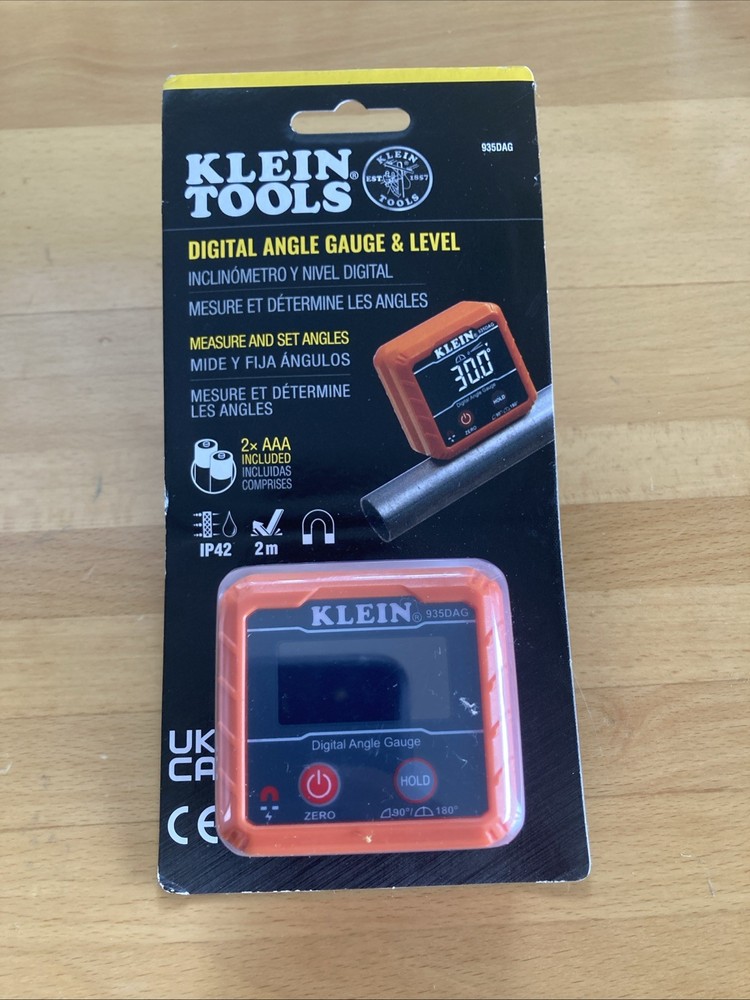 Klein Tools 935DAG Digital Level/Angle Gauge - 0-90 & 0-180 Degree Accuracy 2376