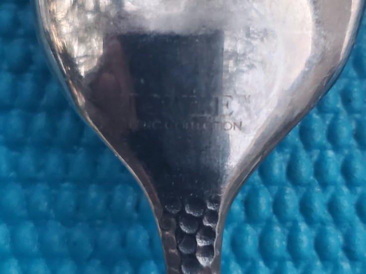 4- TOWLE Texture Hammered Living Collection PLACE/SOUP SPOONS 7 7/8" gallery