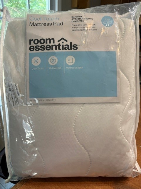 Room Essentials Cool-Touch Mattress Pad XL-Twin / New gallery