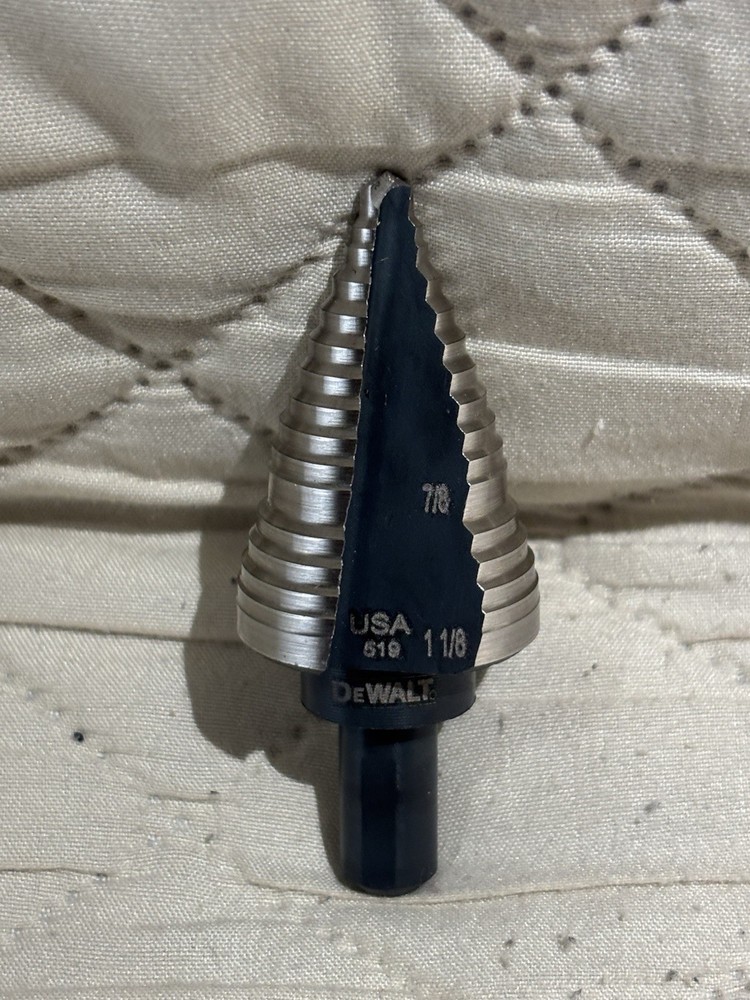 NEW NO PACKAGE DeWalt Step Drill Bit ( 7/8-in to 1-1/8-in DWA1710239DF FREESHIP