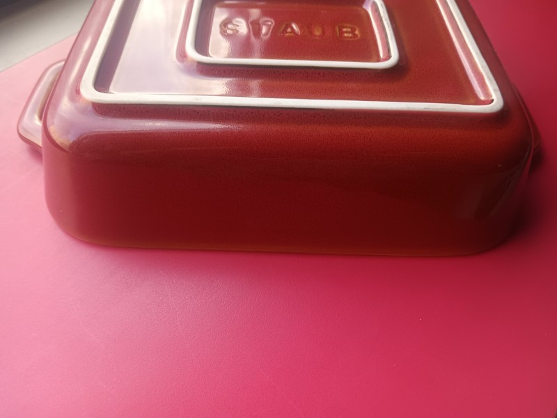 STAUB Ceramic Rectangular Baking Dish 10" X 6 1/2"◾ Cranberry MINTY!1 gallery