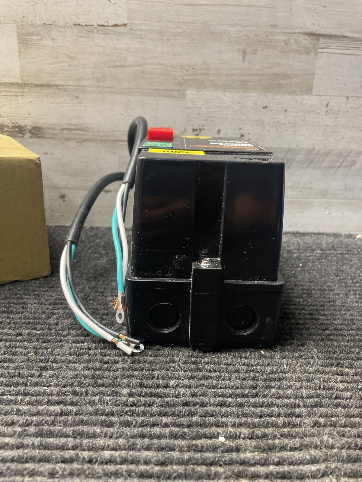 POWERTEC Specialty Power 5.5" 220V 3 HP Prewired Magnetic Switch Box Line Cords gallery