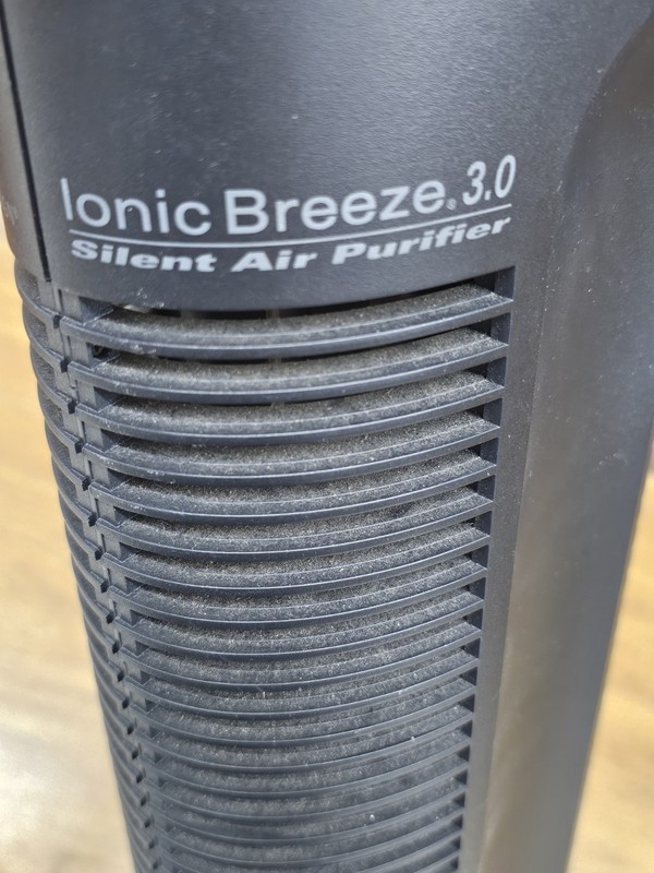Sharper Image SI397 Ionic Breeze 3.0 Silent Air Purifier Ionizer gallery