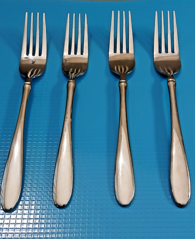 Oneida Seymour pattern 4 Dinner Forks,18/10 stainless steel gallery