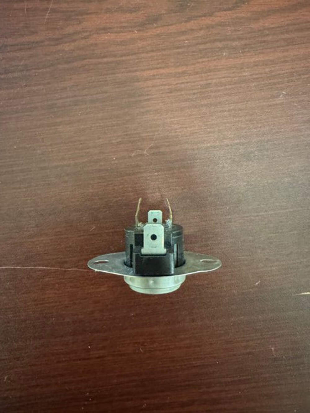 Whirlpool 3387134 Thermostat High Limit Dryer TERM 240v 25a 155F [used] gallery