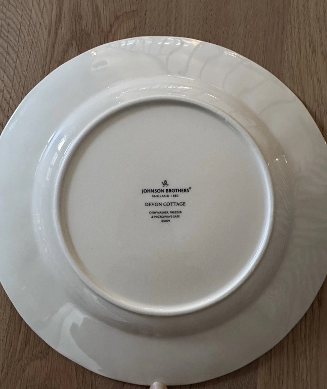 Johnson Brothers DEVON COTTAGE SALAD PLATE 8.5" / 22cm gallery
