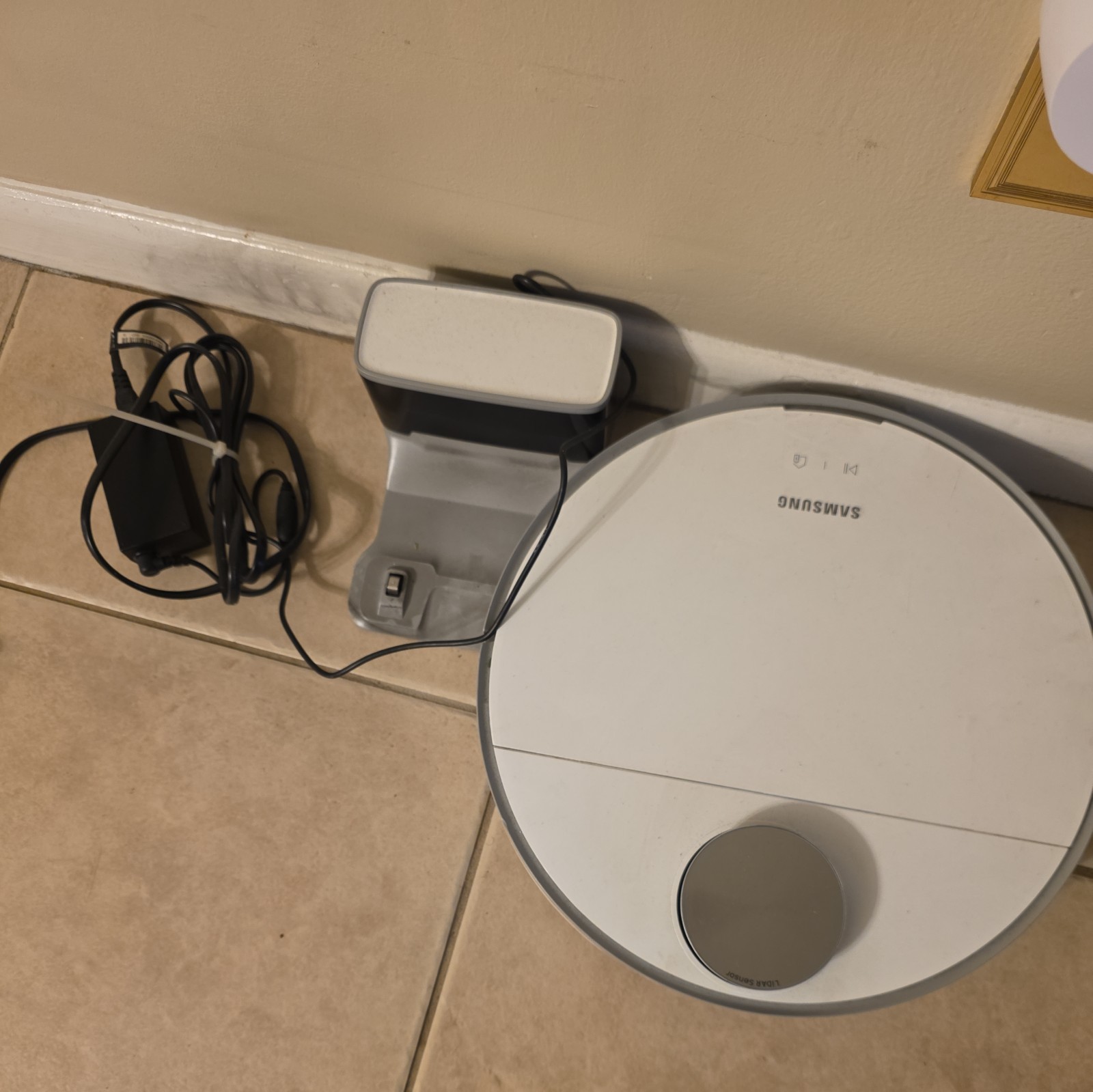 Samsung - Jet Bot+ Robot Vacuum Mop Combo with Clean Station - NEW gallery