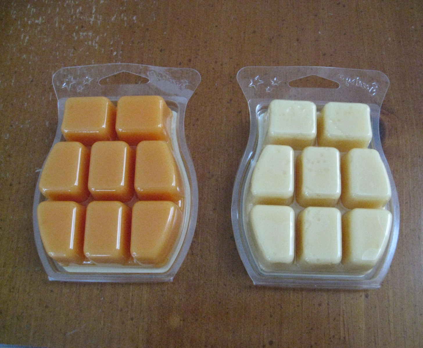 New SCENTSY Vanilla Walnut & Hazelnut Latte Wax Bars Tart Melts •Lot/Set Of 2• gallery