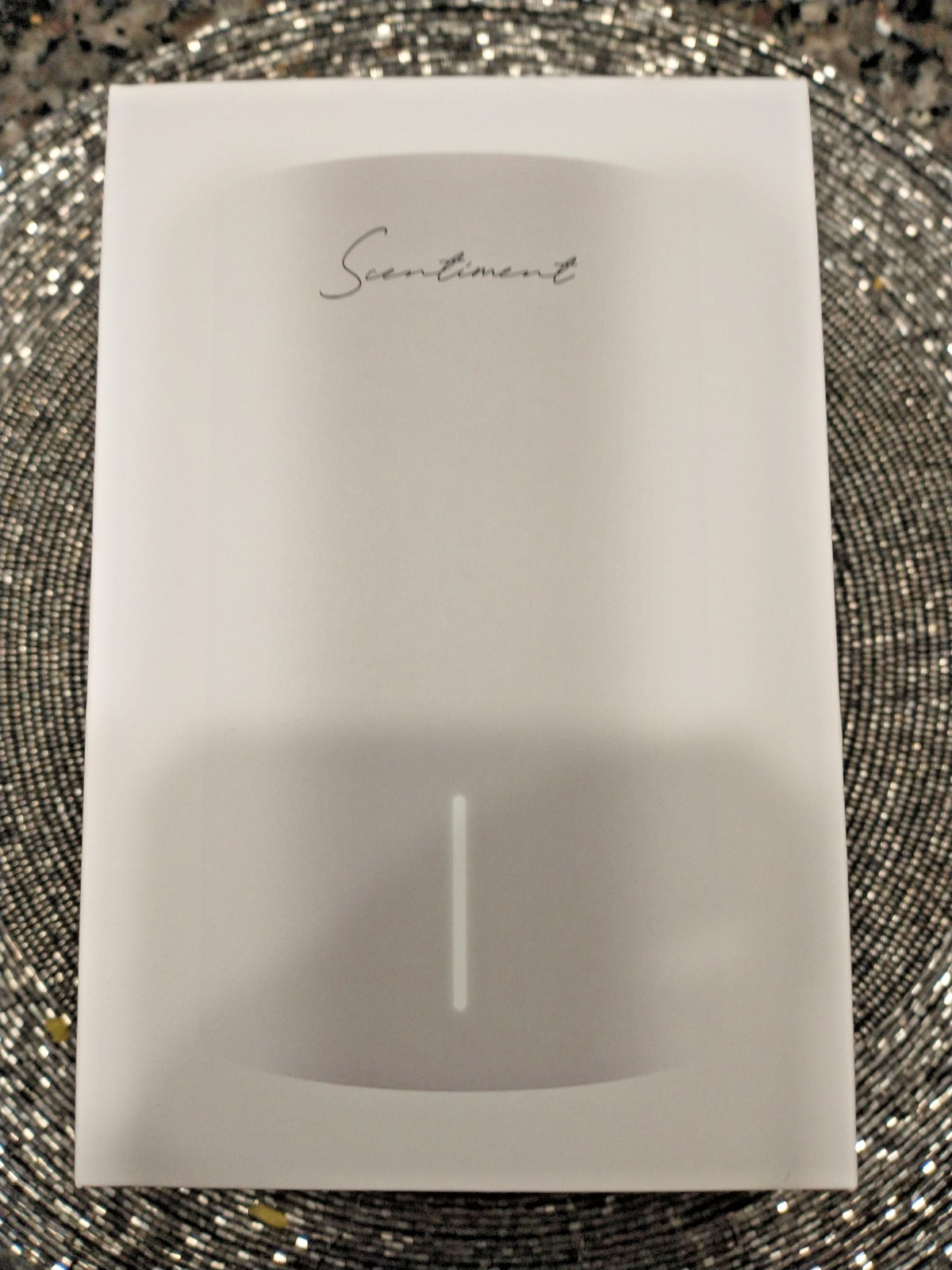 SCENTIMENT MINI 2 OIL DIFFUSER In White with cold-air diffusion technology! gallery