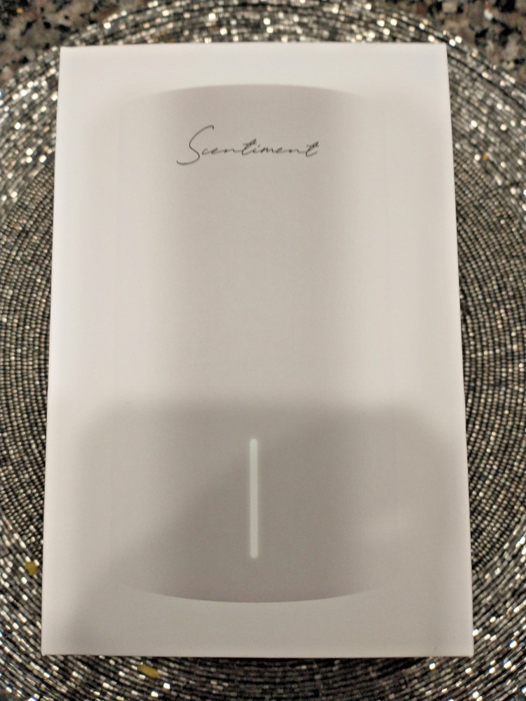 SCENTIMENT MINI 2 OIL DIFFUSER In White with cold-air diffusion technology!