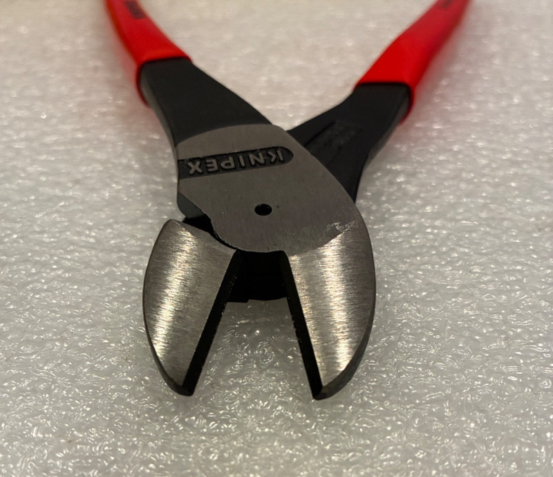 Knipex High Leverage Diagonal Cutters 10" 74 21 250 / angled / WITH HOLSTER gallery
