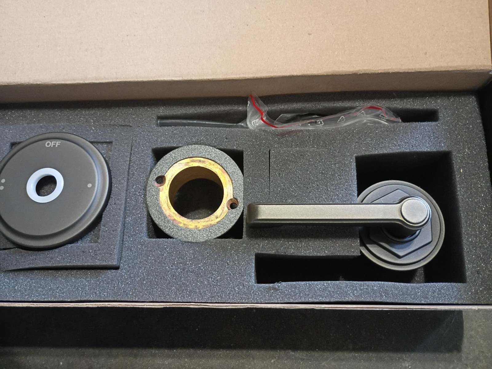 Graff Vignola Traditional M-Series 2-Way Diverter Valve Trim with HandleSKU:... gallery