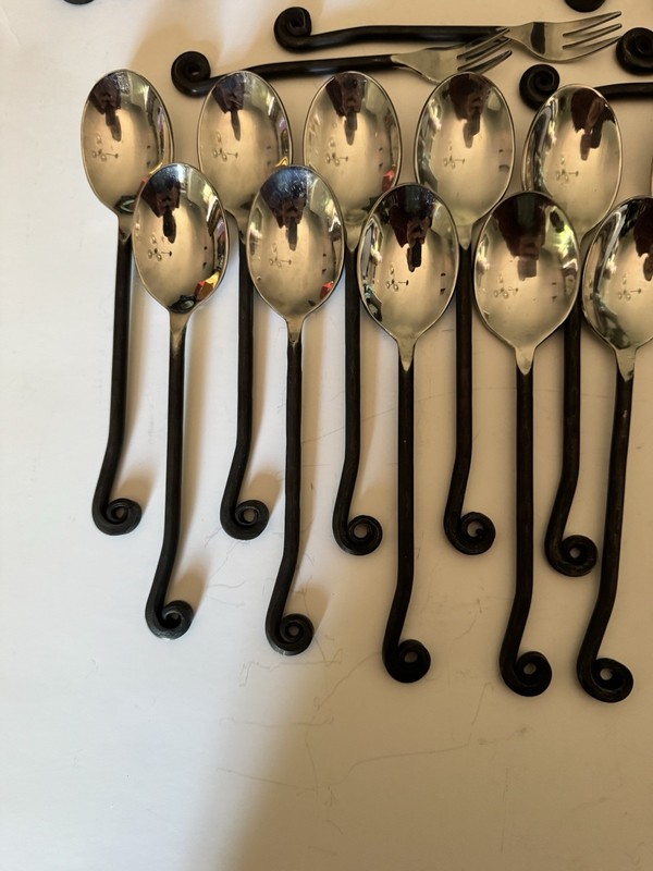 Gourmet Settings Scroll/Treble Clef Flatware 46 Pc Set – 8 Place Settings gallery