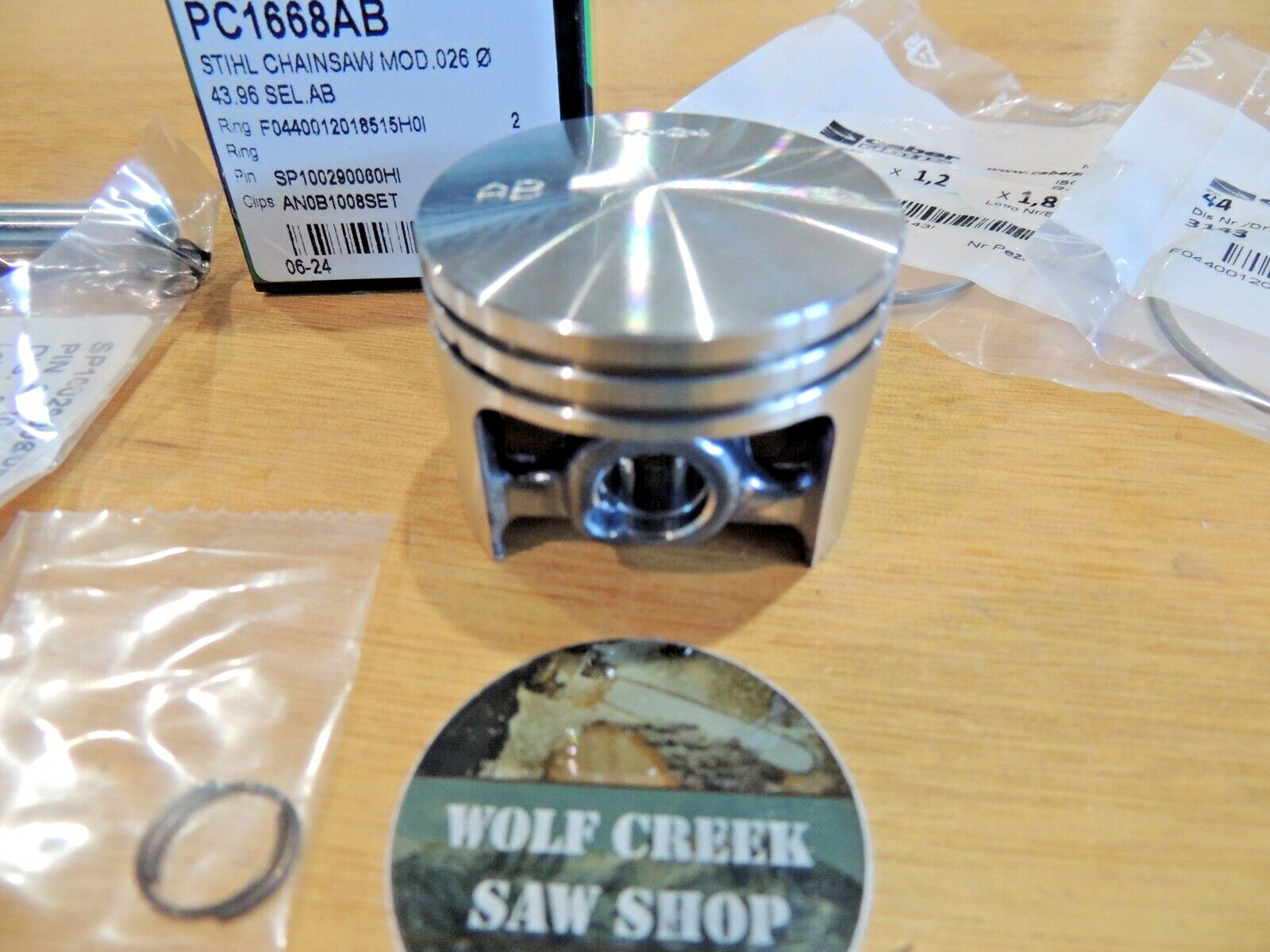 Meteor piston kit for Stihl 026 44mm with Caber rings Italy gallery