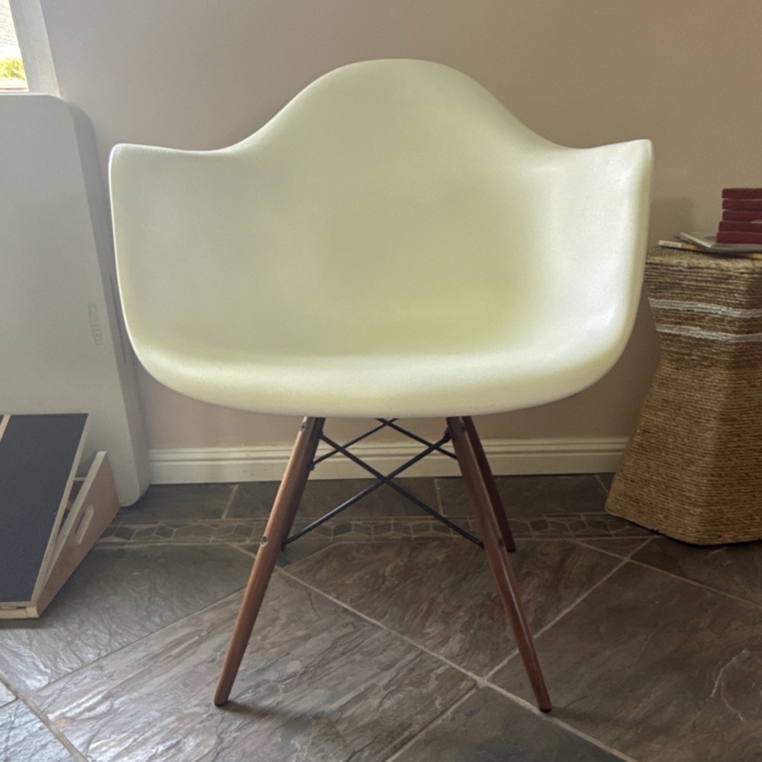 Herman Miller DAWRBK0ZEB Mid-Century Modern White Arm Chair Wood Legs gallery