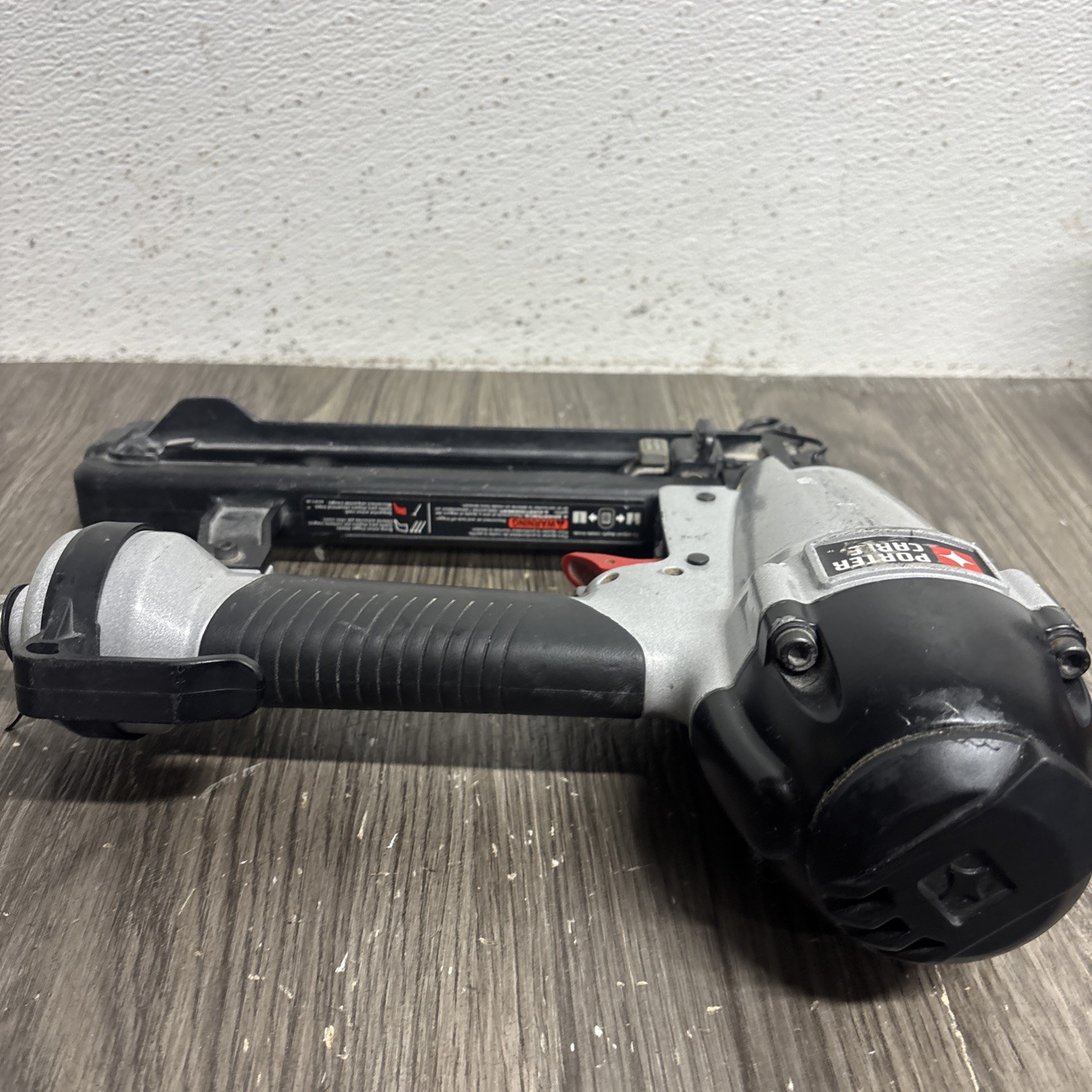 Porter-Cable FN250C 2-1/2" 16-Gauge Straight Nailer #X6 gallery