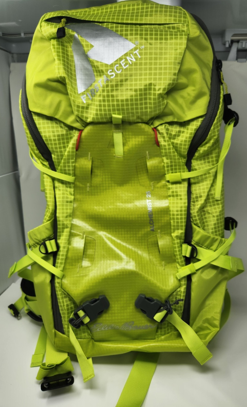 Eddie Bauer - First Ascent Alchemist 25 - 35L Backpack Limeade