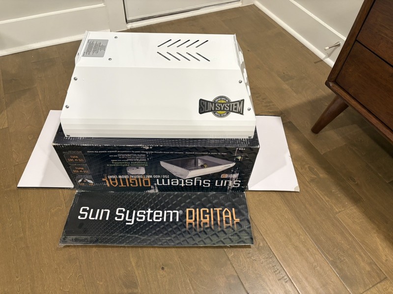 Sun System Digital 250/400 Watt Digital Grow Light and Sun Blaze 21 T5 Light gallery