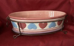 Temptations By Tara Serving Baking Casserole Dish Hearts Pattern Carrier Trivet