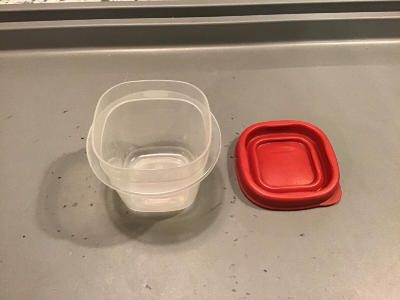 Rubbermaid 4 Ounce Square Food Storage Container with 7J54 Red Easy Find Lid gallery