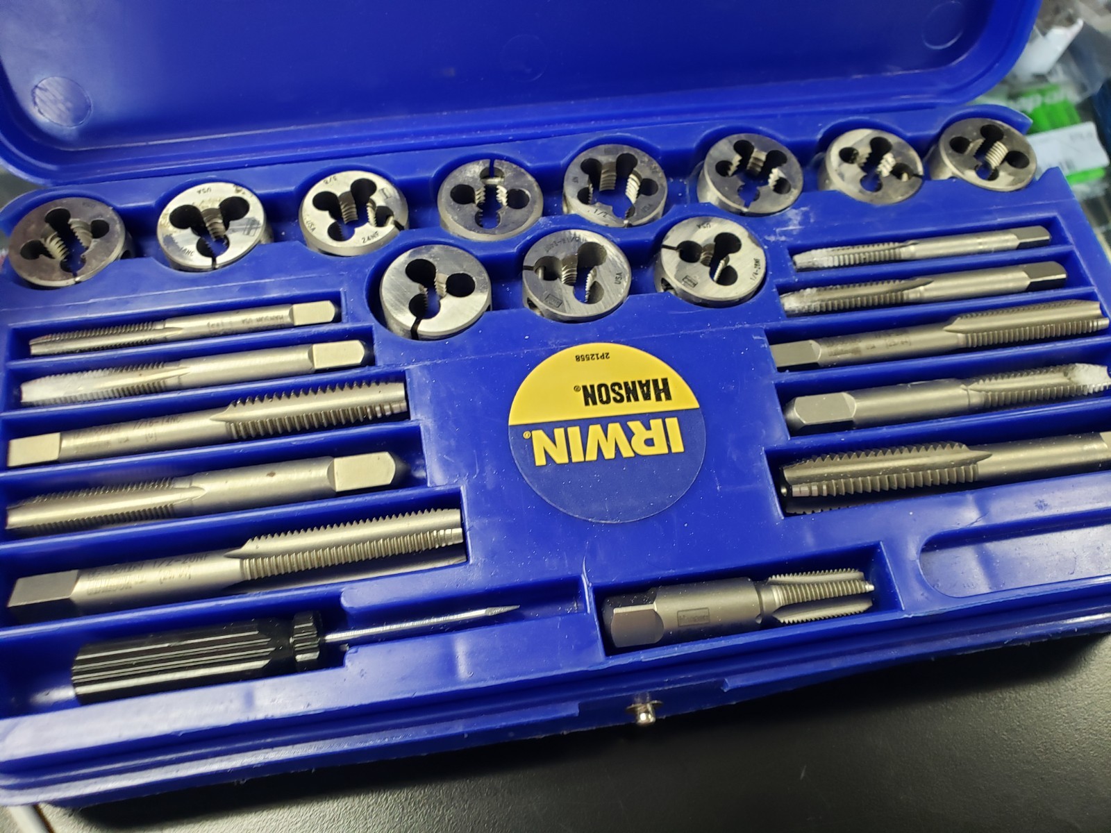 irwin Hanson 25914 37-pc Machine Screw / Fractional Tap & Die Adjustable RDS gallery