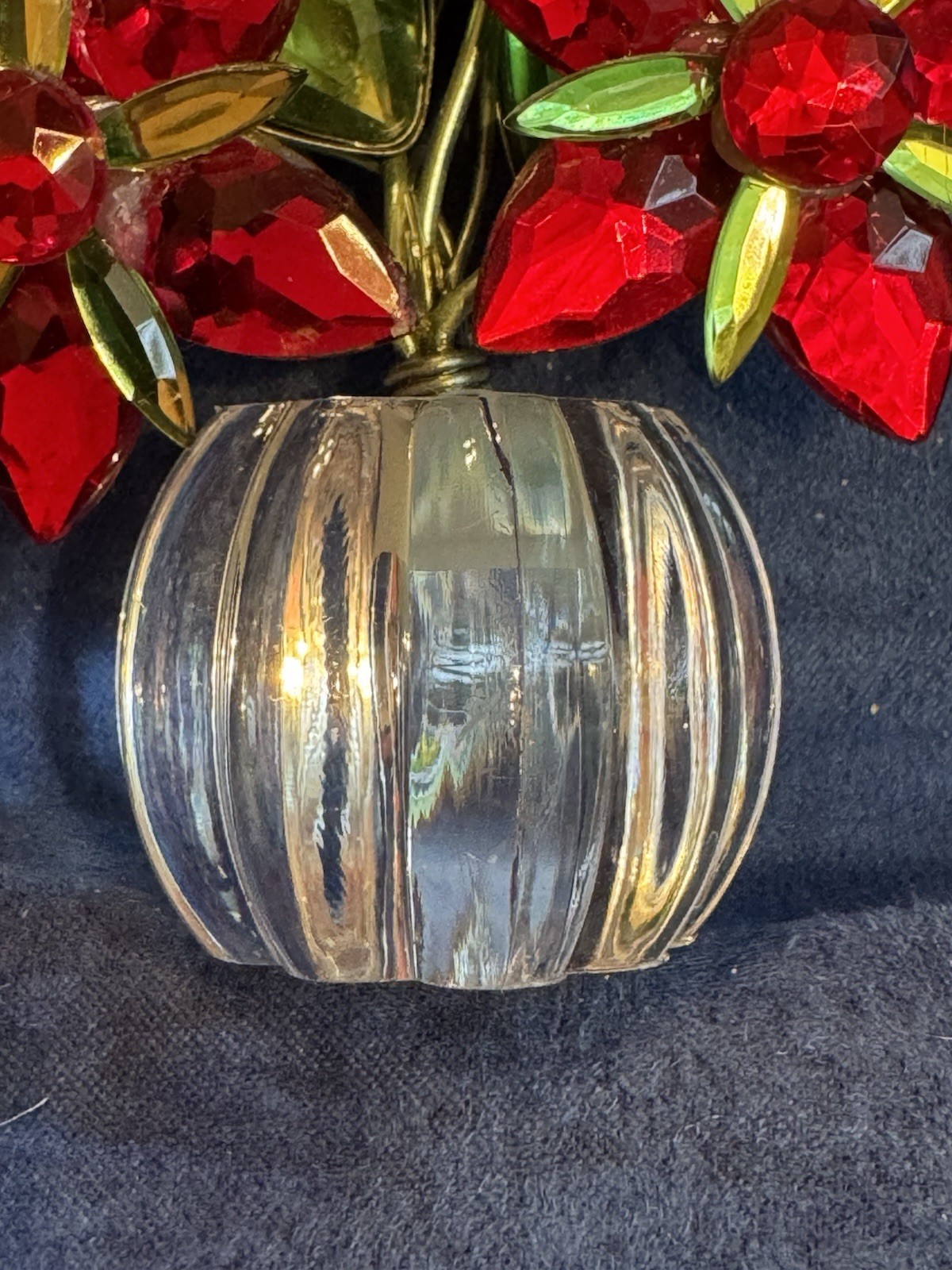Decorative Hard Plastic Acrylic Metal Red Flowers & Vase 4" Tall Sparkly gallery