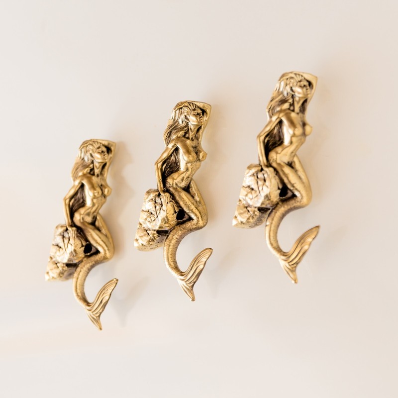 Mermaid Wall Hook: Antique brass design, sturdy ideal for robes and towels gallery