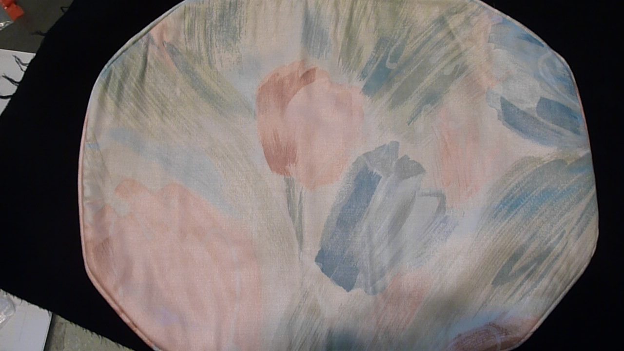 6 - CUSTOM MADE FABRIC MULTI-COLOR FLORAL MOTIF TABLE PLACEMENTS - Like New gallery