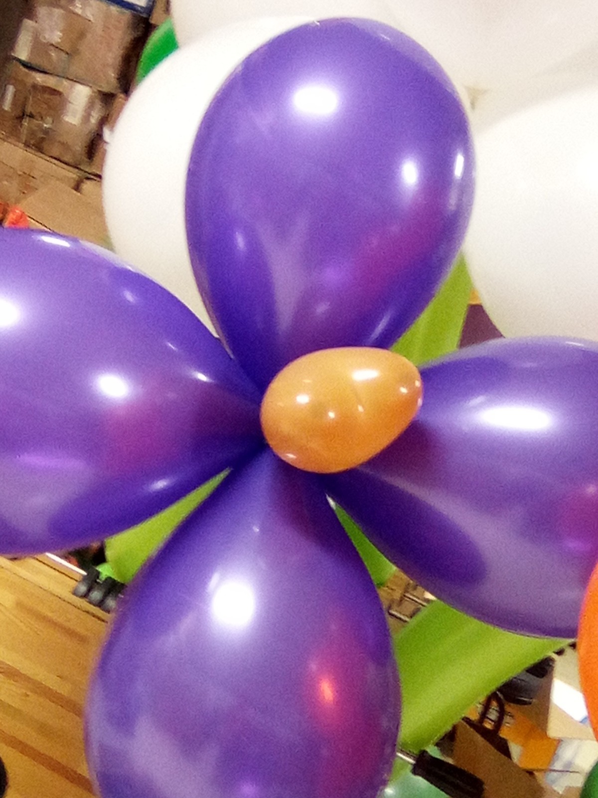 Qualatex Total = 500.🎈 (250) 11"Pearl White & (250) 11" Pearl Purple Violet gallery