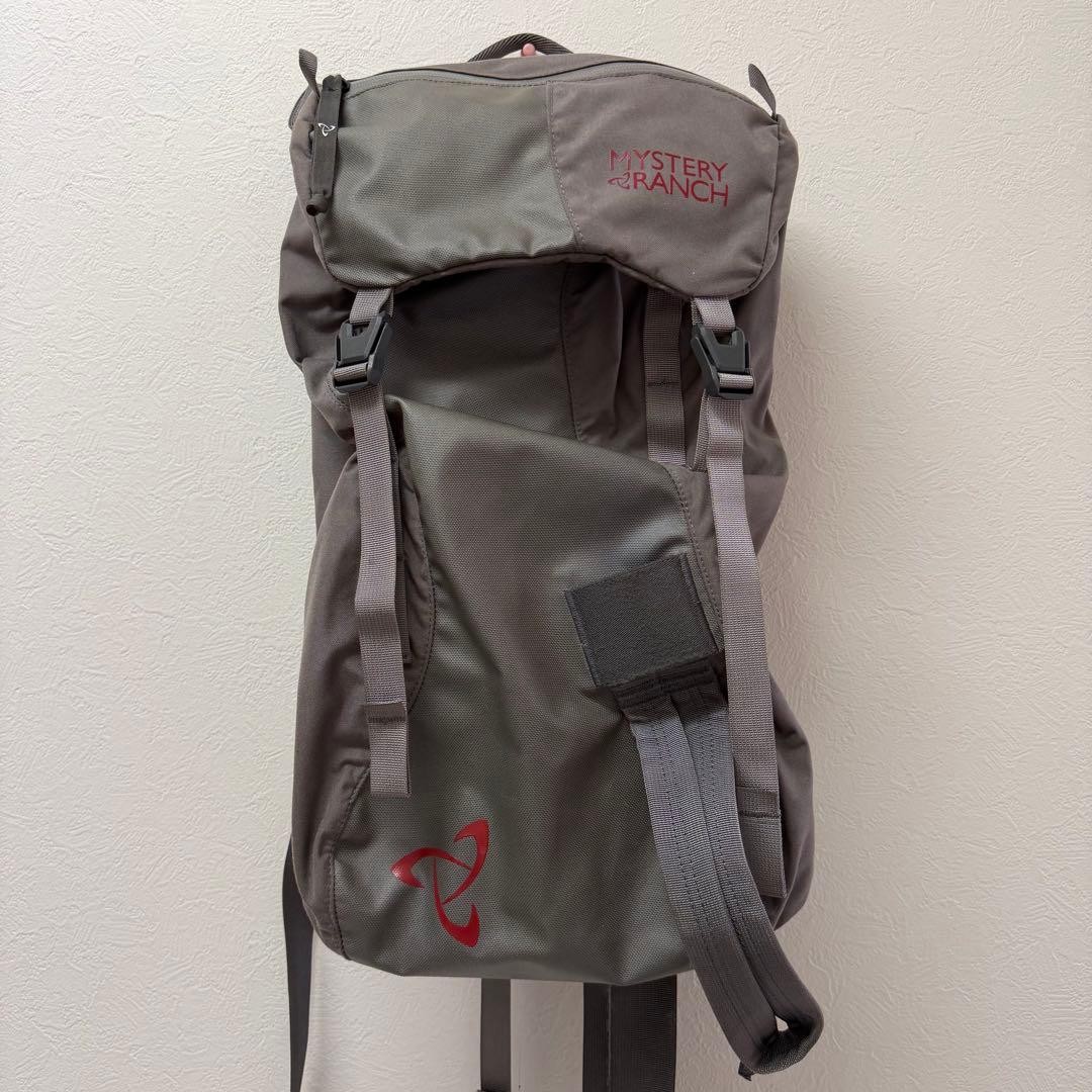 Mystery Ranch 16L D-Route Backpack Gray Ski Use Good Condition