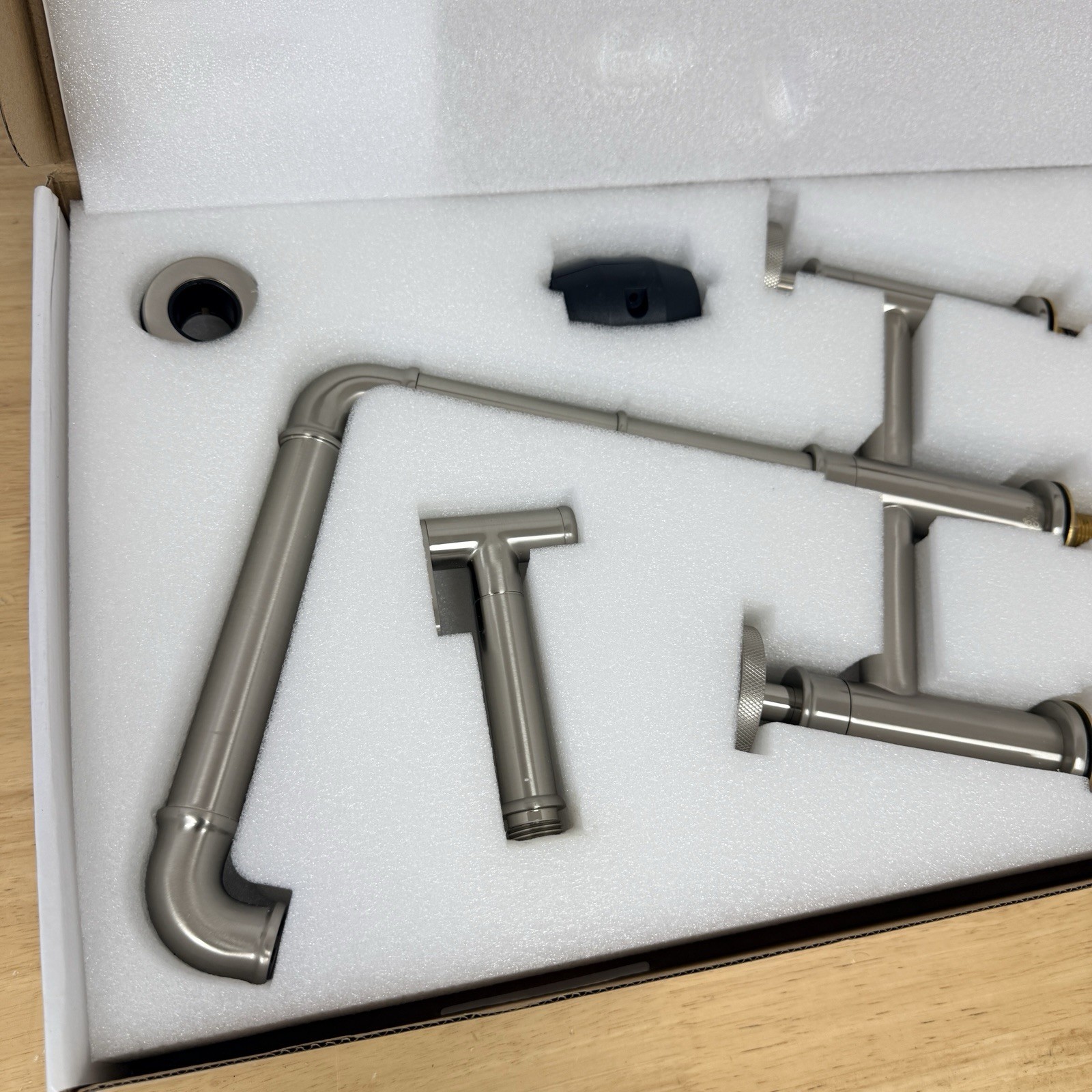 Swiss Madison SM-KF79BN Avallon Pro 2 GPM Widespread Kitchen Faucet - Nickel gallery