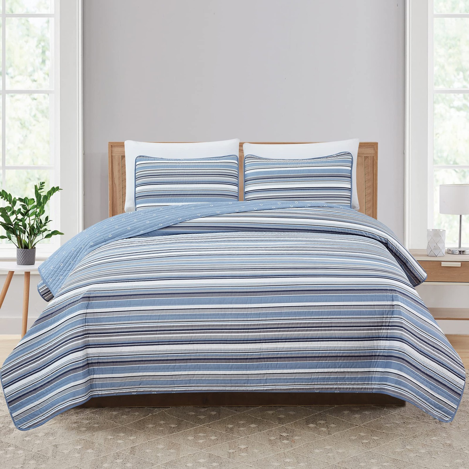 3 Piece Reversible Quilt Set with Shams | All-Season Soft & Lightweight Bedsp... gallery