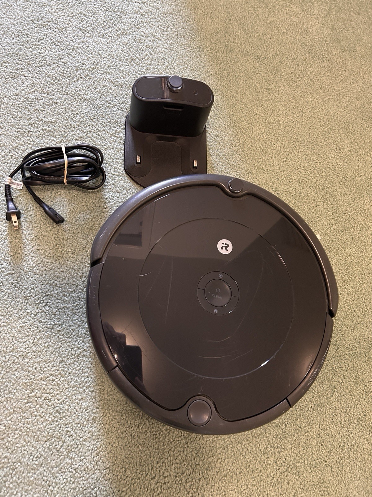 iRobot Roomba 692- Works Great! gallery