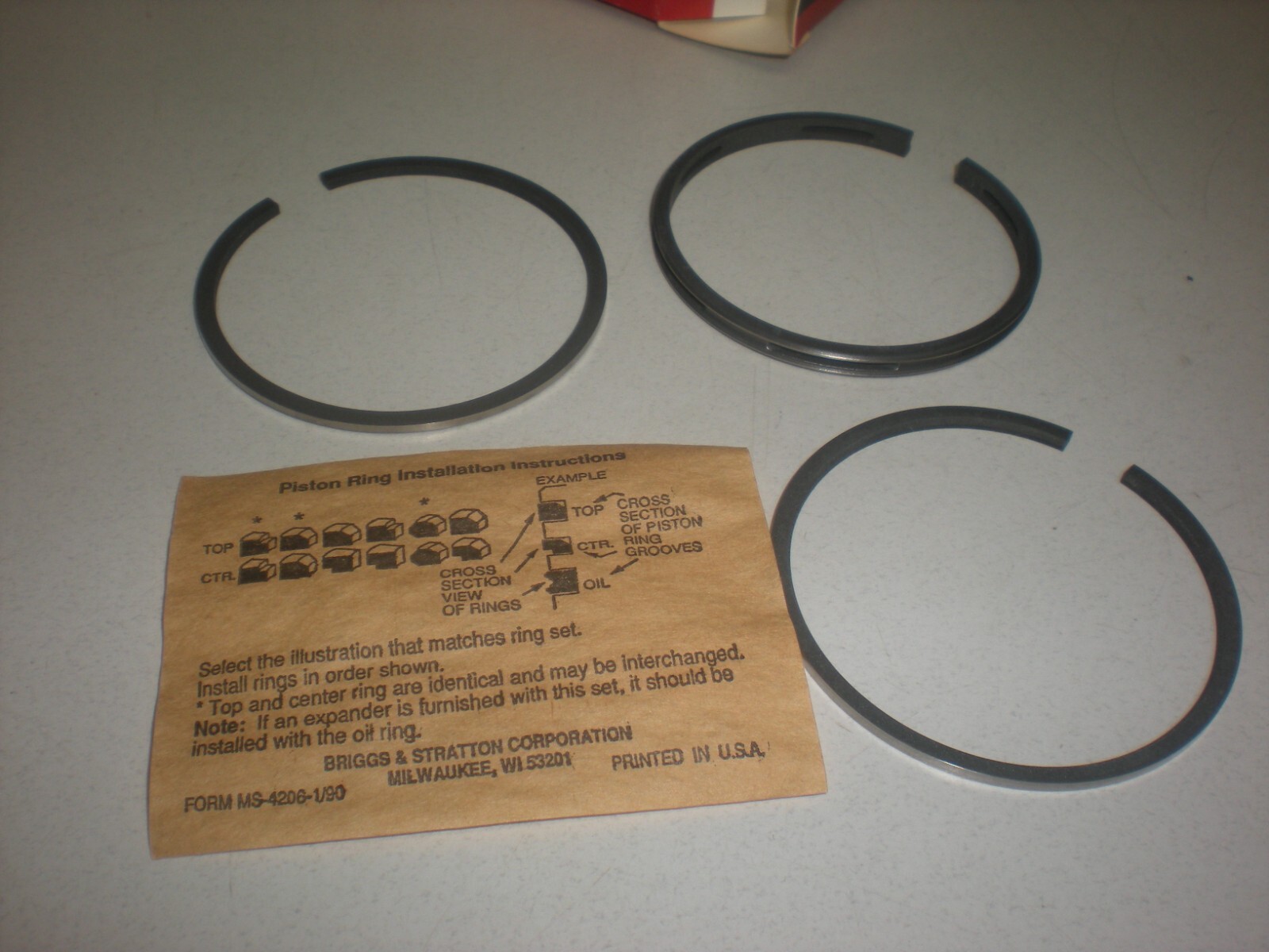 Briggs and Stratton 298174 Ring Set - NOS gallery