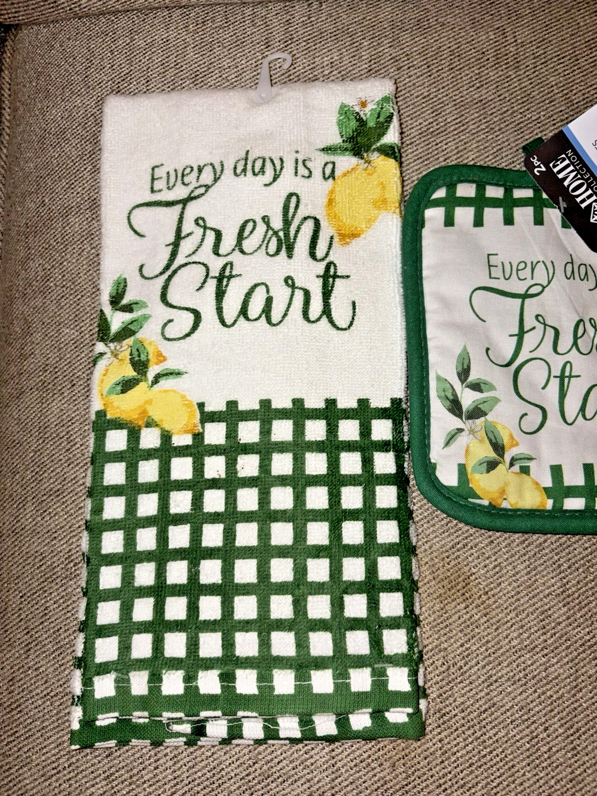 Every Day is a Fresh Start 2 Dish Towels and 2 Matching Pot Holders gallery