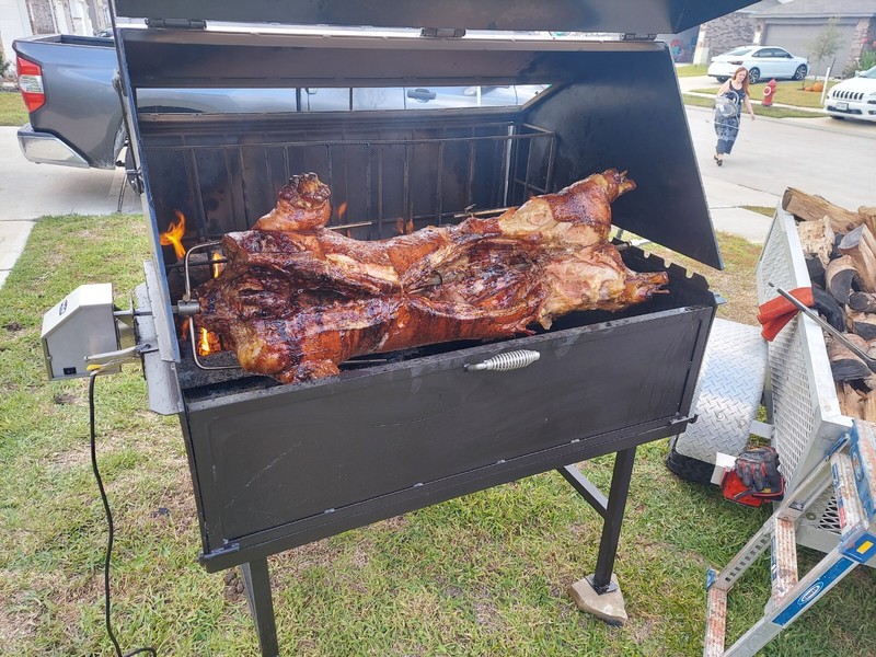 Hole Pig Grill gallery