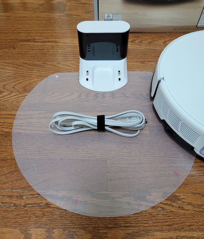 Roborock S8 Robotic Vacuum Cleaner White Model S80ULT gallery