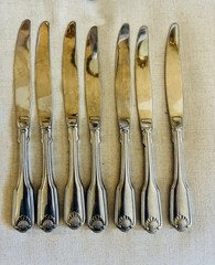 Oneida Classic Shell Stainless Flatware Silverware 7 Dinner Knives Knife Cube