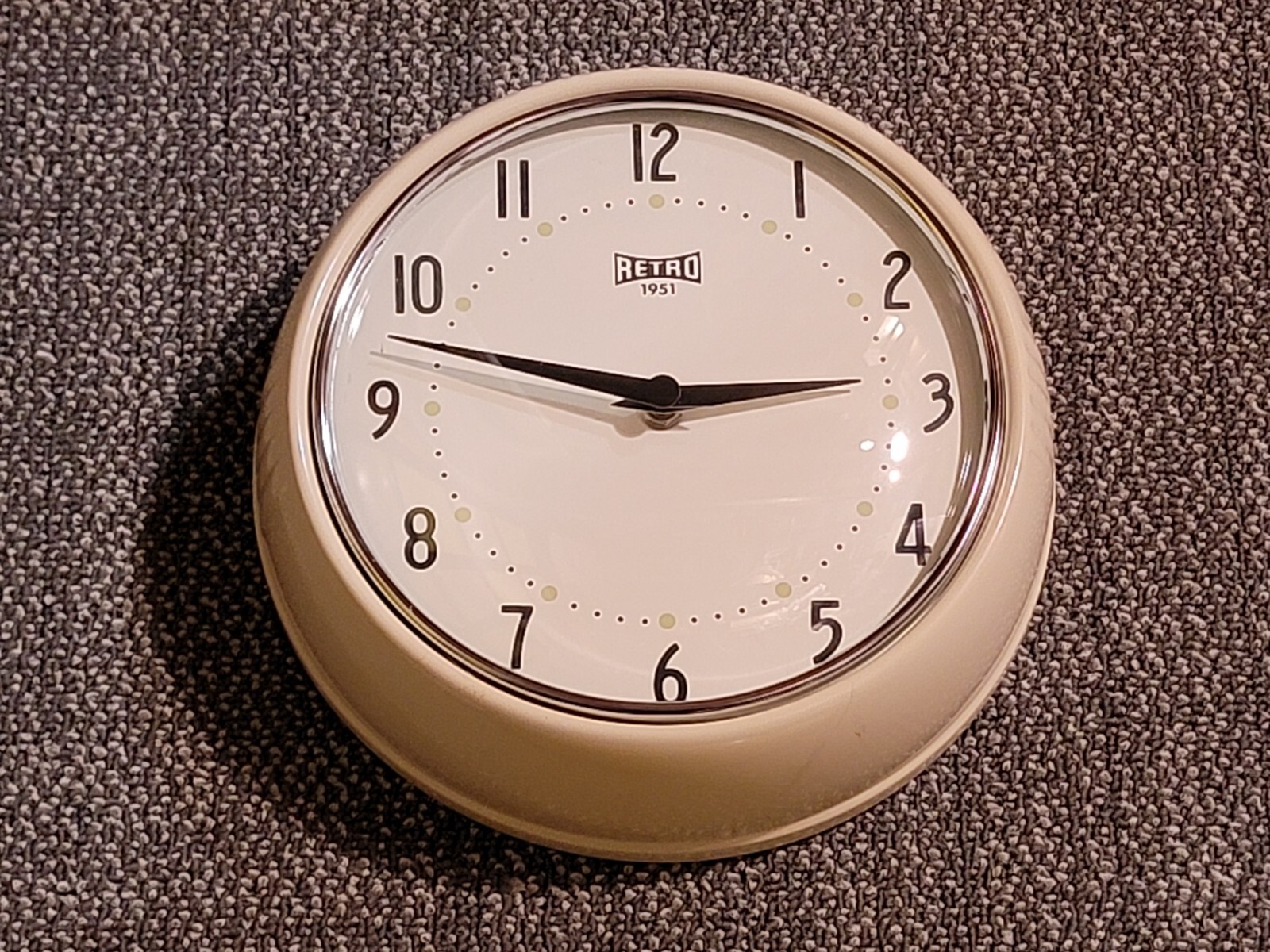 Retro Style Wall Clock Metal 9.5" | Tan / Cream Color gallery