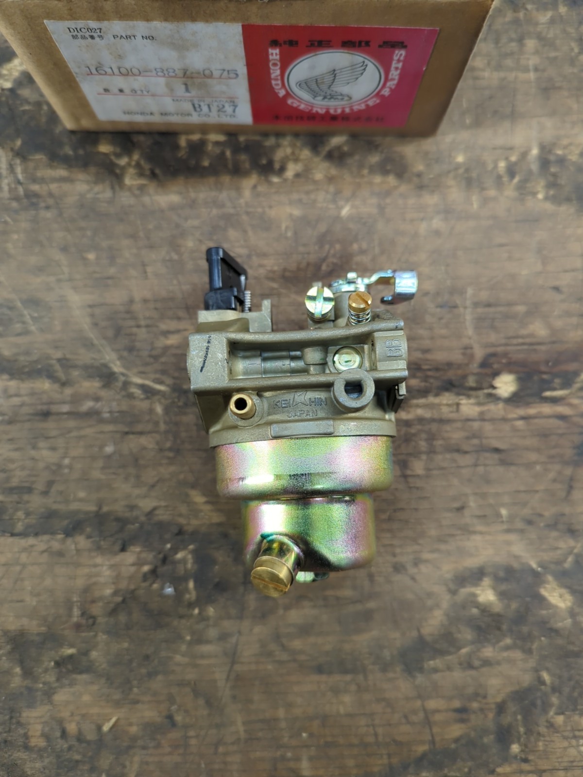Honda 16100-887-075 Carburetor Assembly OEM New Old Stock NOS Open gallery