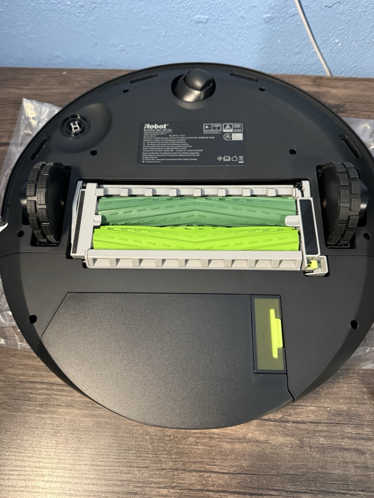 iRobot Roomba Max 705 Robot Vacuum + AutoEmpty Dock, Strong Suction NEW OPEN BOX gallery